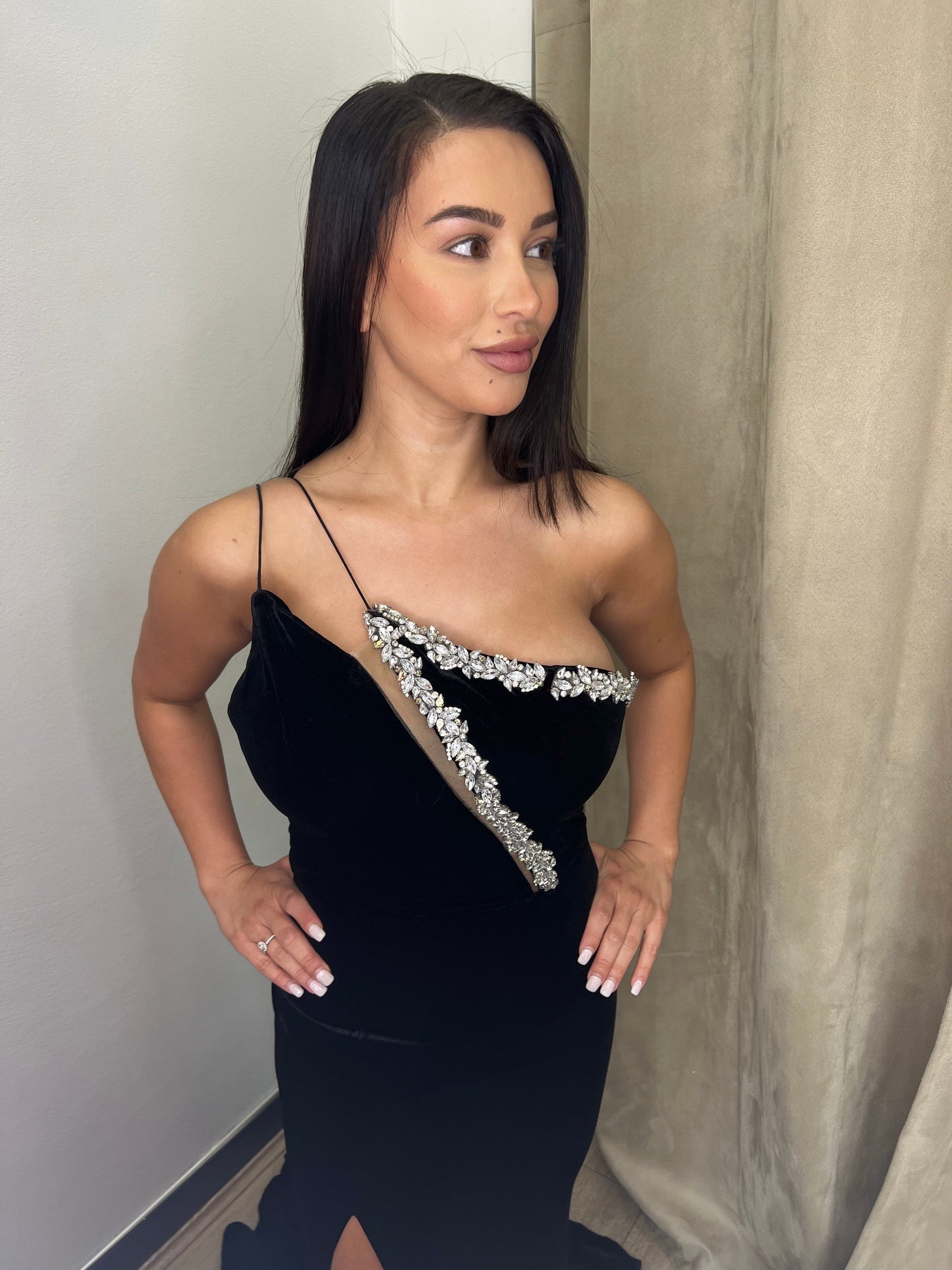 Sbs Amal Crystal Velvet Gown - Black